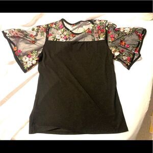 New floral embroidery top